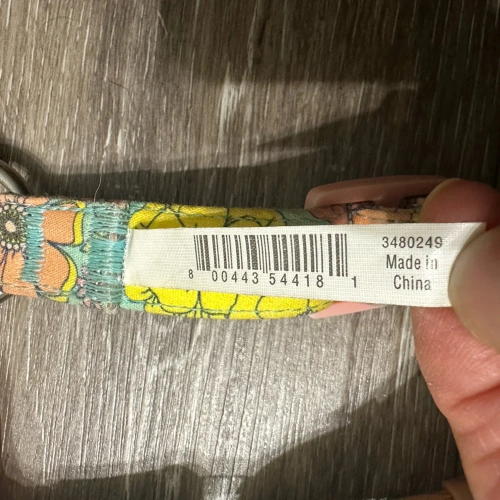 🐶 Small to medium dog pretty flowers printed leashes and harness new condition.
